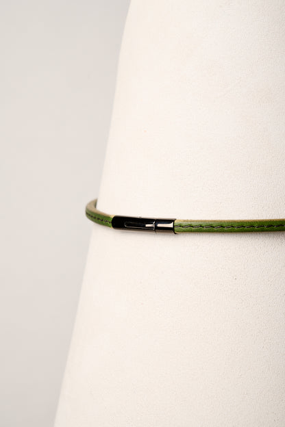 The Lockable Peek-A-Boo | Leather Day Collar
