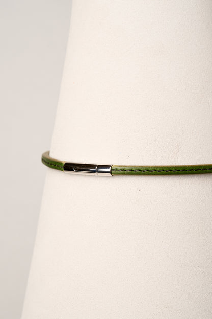 The Lockable Peek-A-Boo | Leather Day Collar