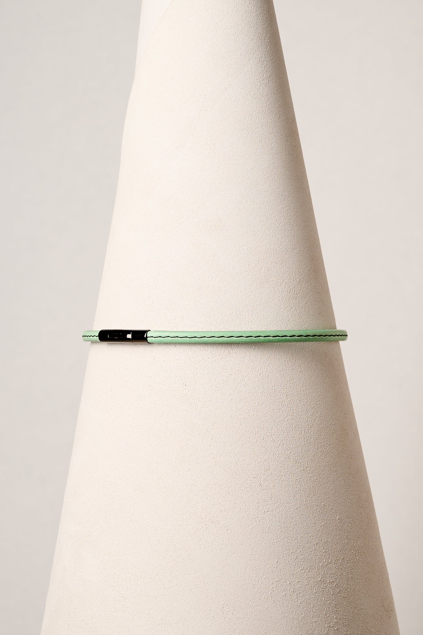 The Peek-A-Boo | Limited Edition Mint Leather Day Choker